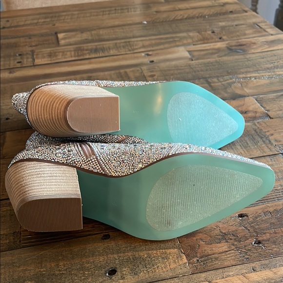 Betsy Johnson Women's Glittering Silver Ankle Boots size 8 - Picture 7 of 7